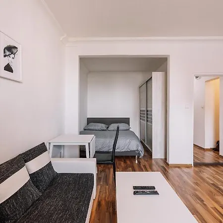 Cozy In Ruzinov ברטיסלאבה