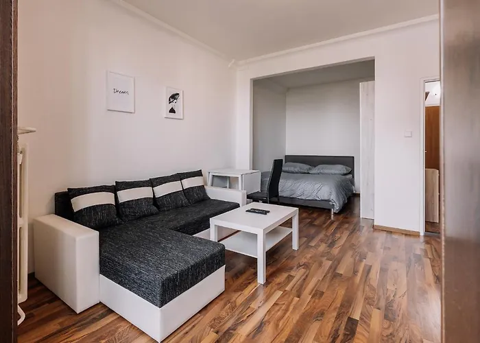 Cozy In Ruzinov Bratislava
