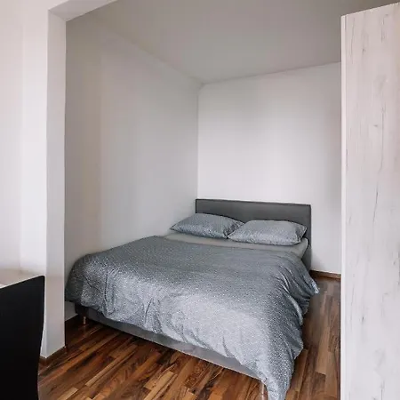 Cozy In Ruzinov Apartment