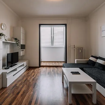 Cozy In Ruzinov 아파트 *